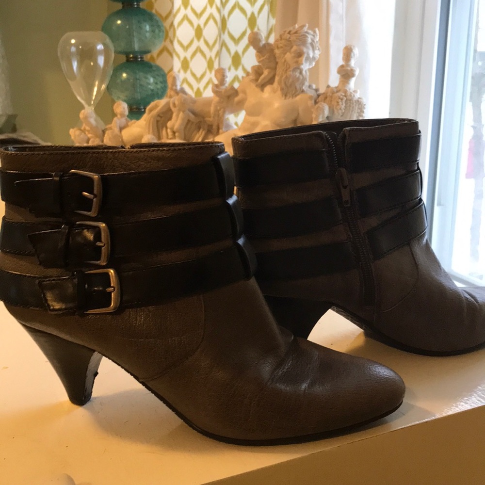 Nine west grey leather ankle boots 9.5